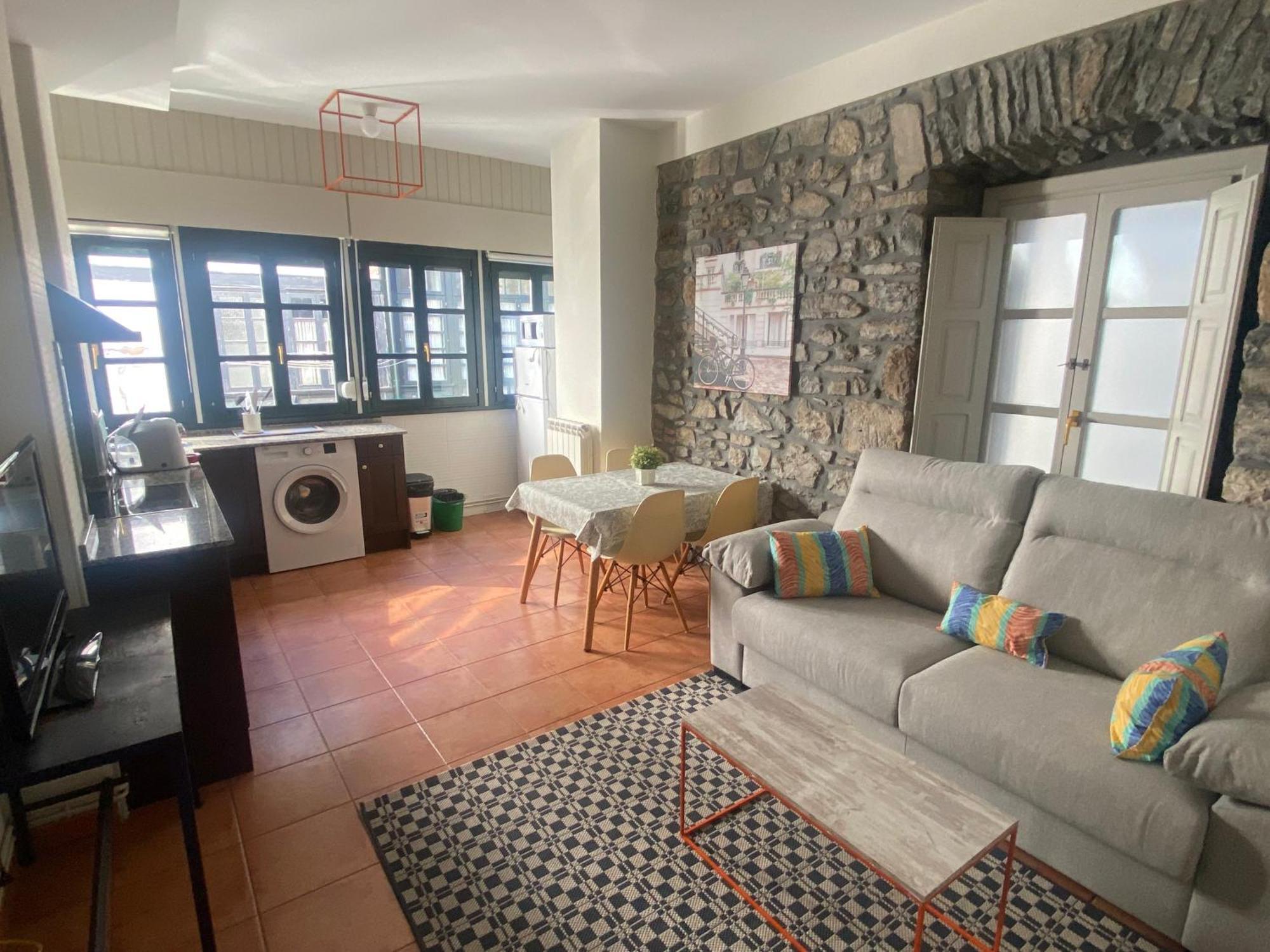 Apartamentos Hevia Villaviciosa  Kültér fotó